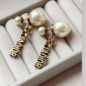 Stunning earrings “J’adior”